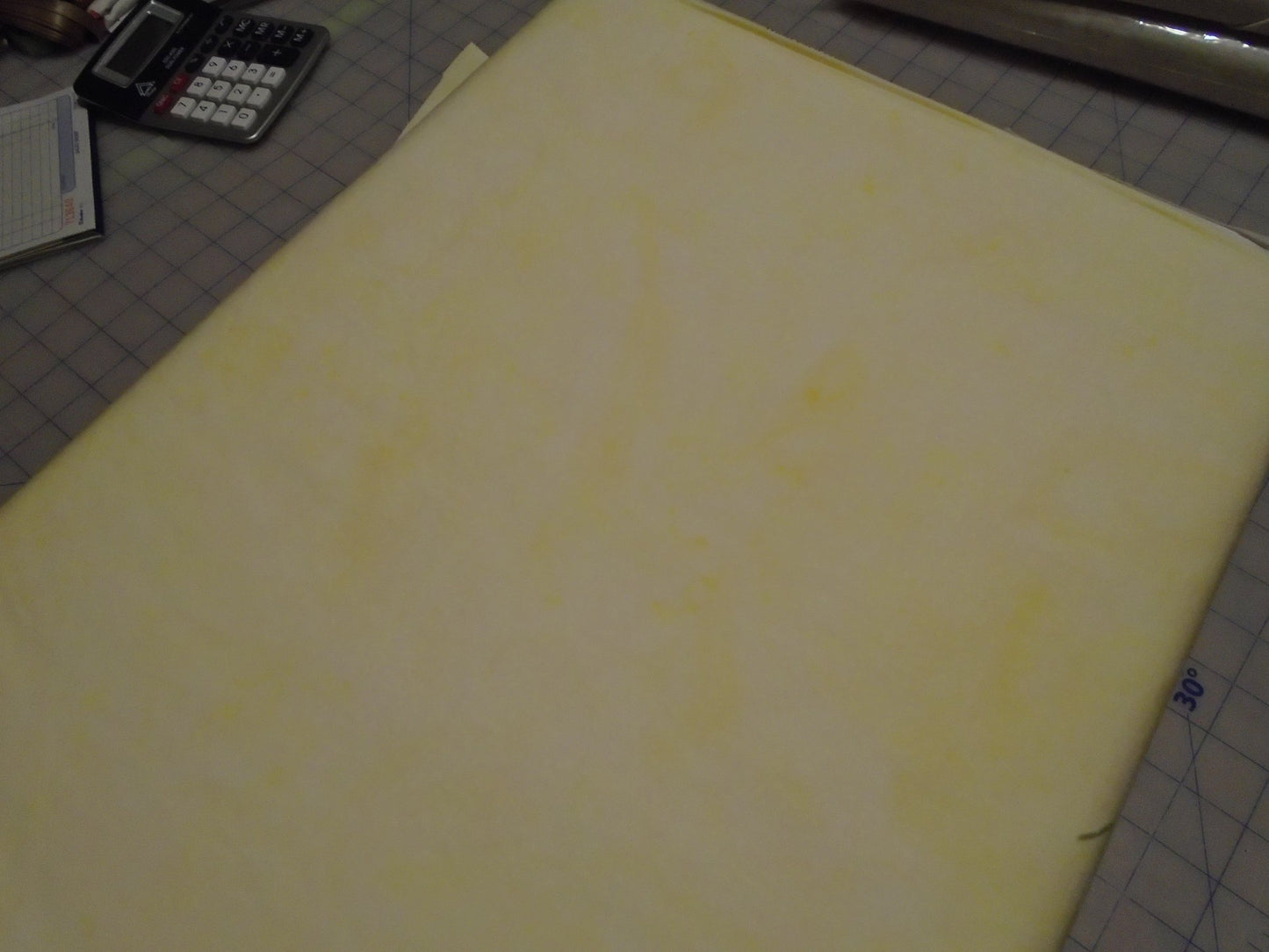 Batiks / pale yellow