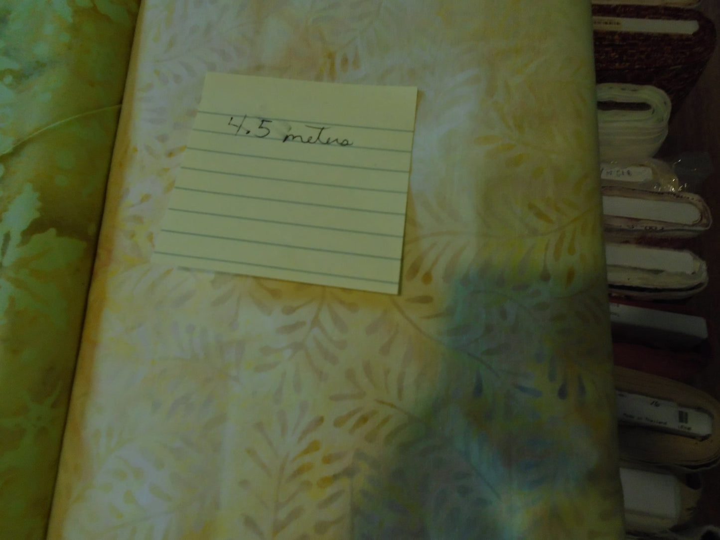 Batiks / pale yellow leaves