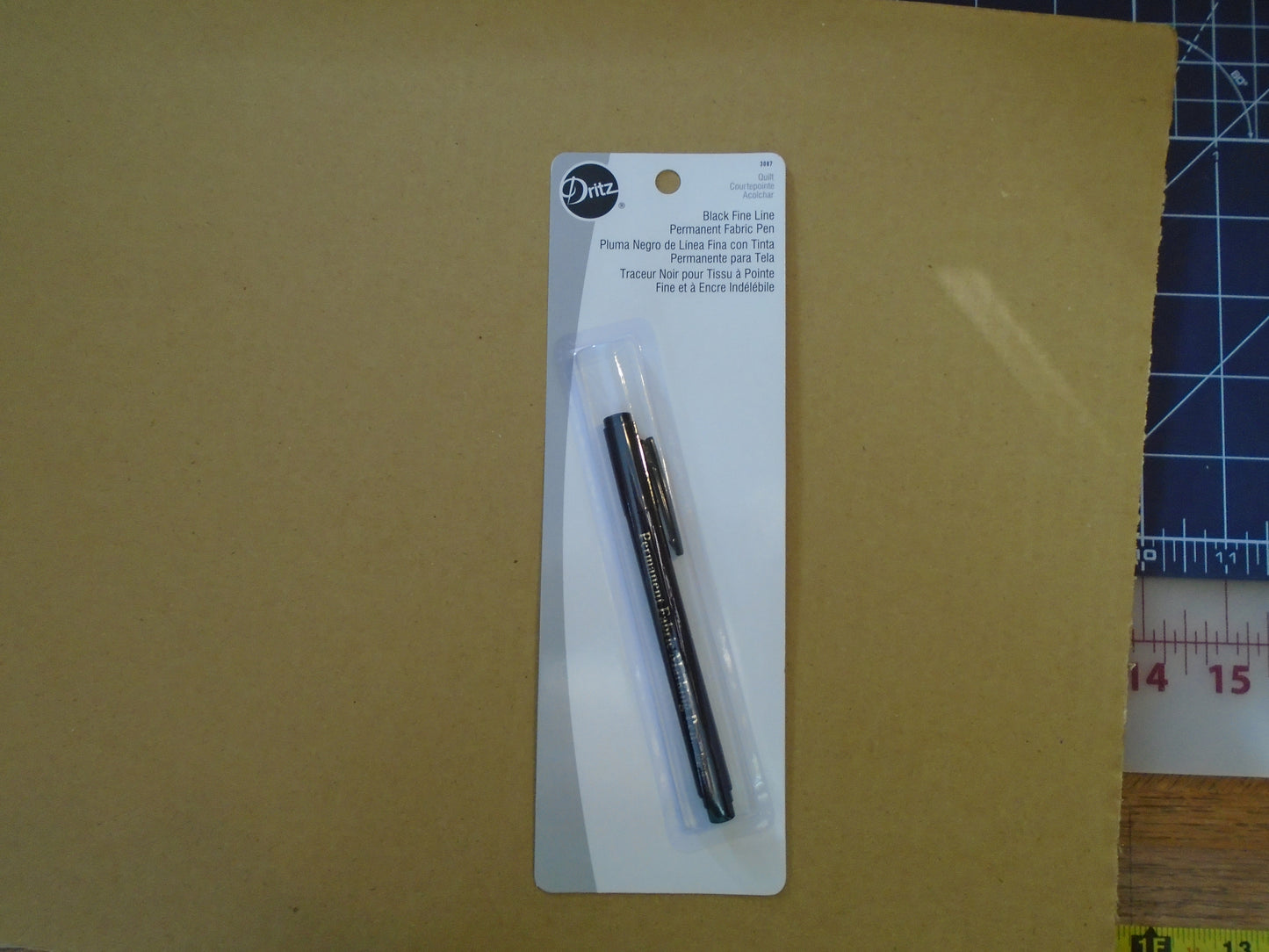 Dritz Black fine line permanent fabric pen