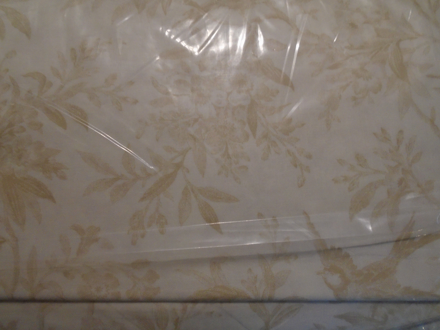 108"  Quilt Back Haberdashery toile Ivory