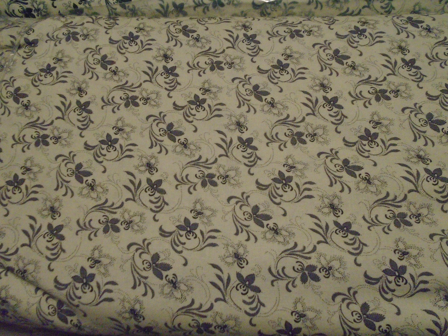 Cream/brown/grey