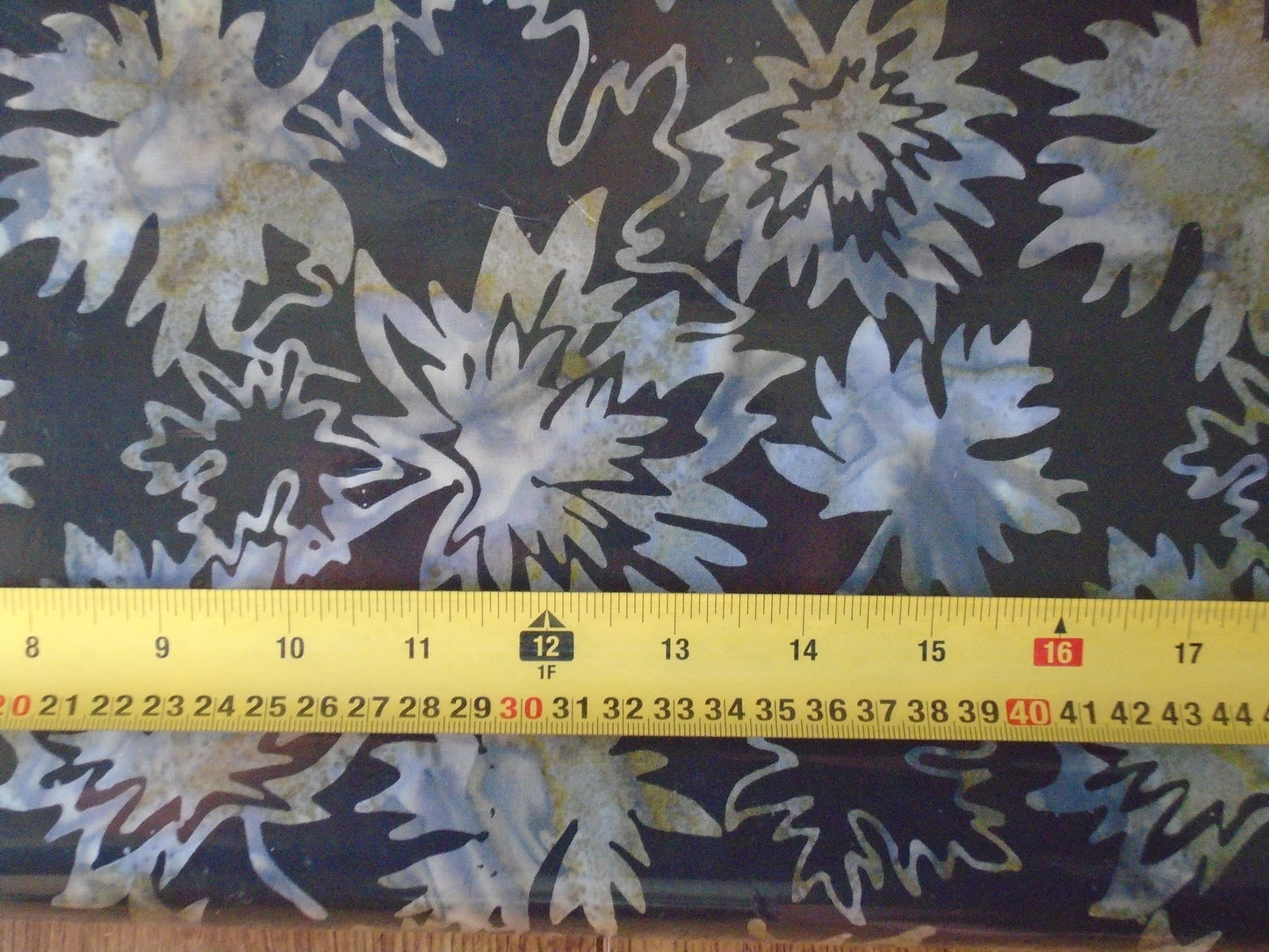 Batik grey maples
