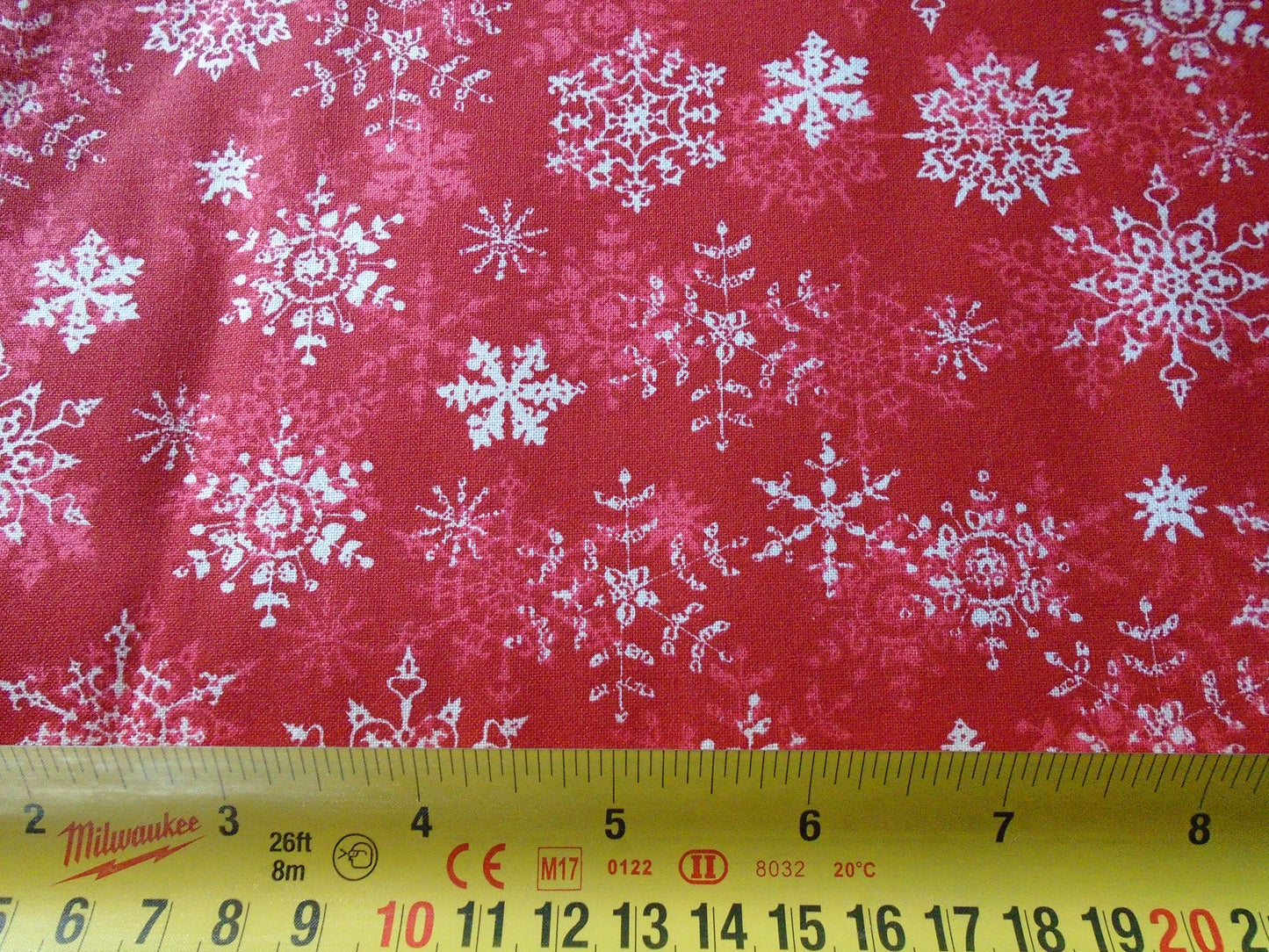 Snowflakes White /Red background