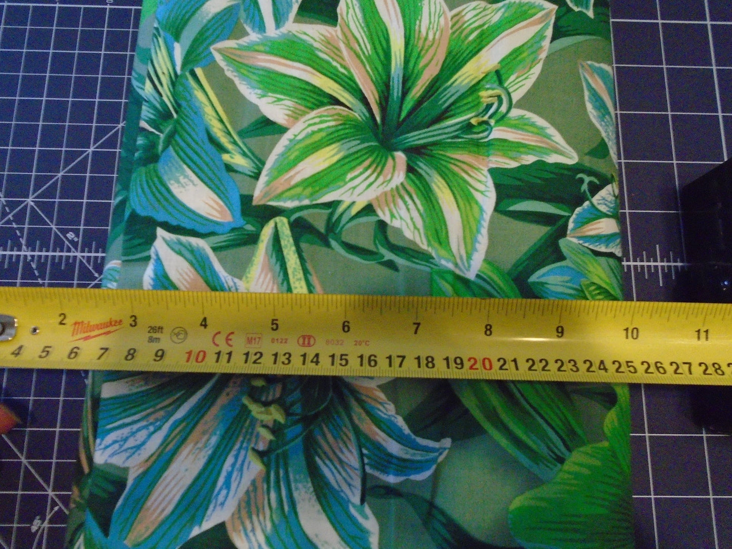 Kaffee Fassett Amaryllis