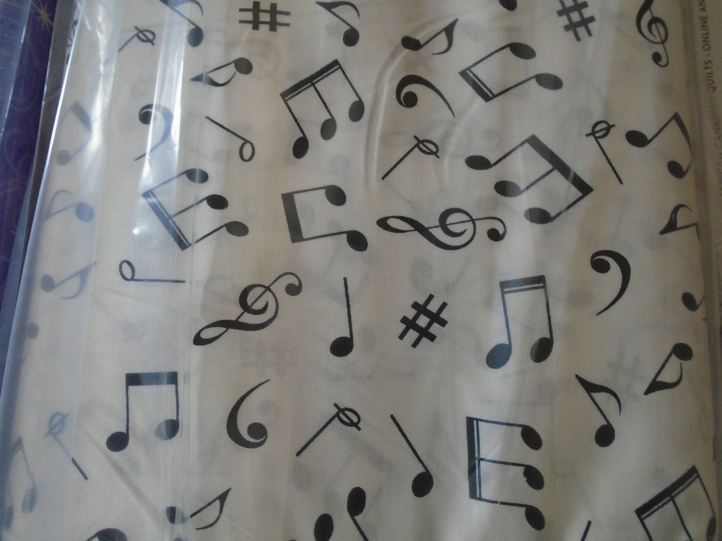 White/Black music notes